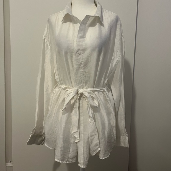 WHITE BLOUSE - CLASSY & TIMELESS - Picture 10 of 11